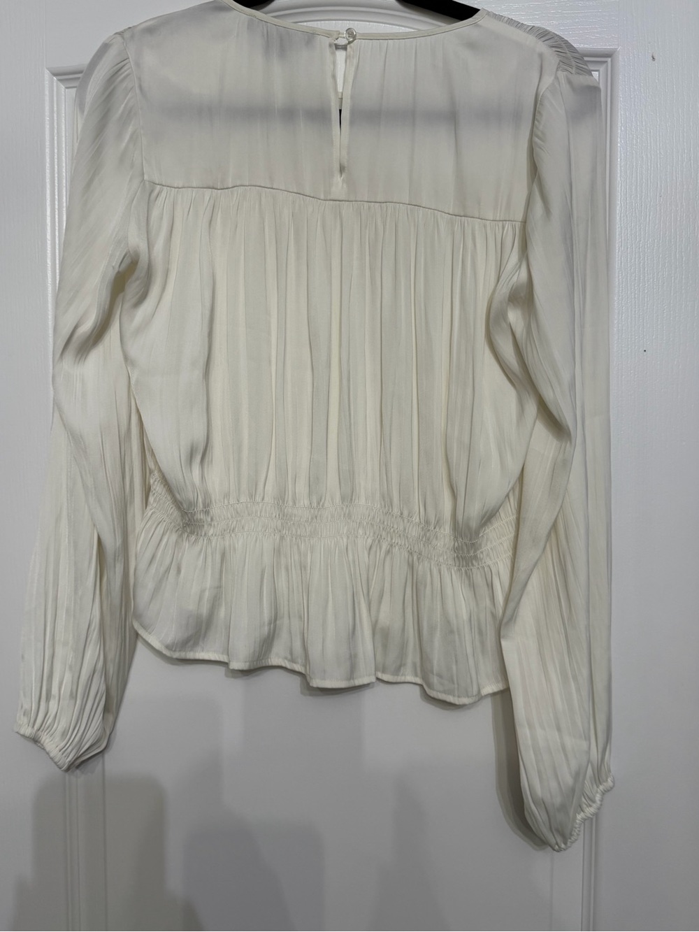 NWOT SANCTUARY Women’s White Pleated Long-Sleeve Blouse - Picture 4 of 4